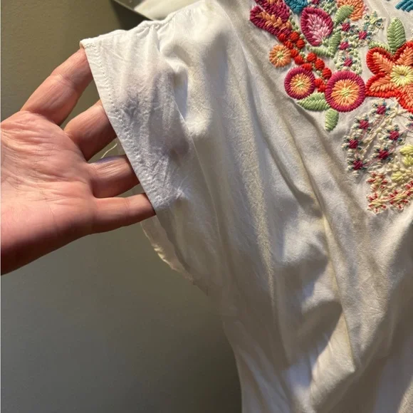 Solitaire White Blouse with Colorful Embroidery, S-M - Picture 3 of 5